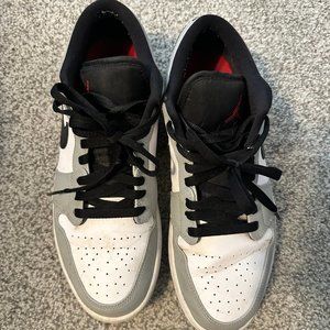 Jordan 1 Low Smoke Grey
